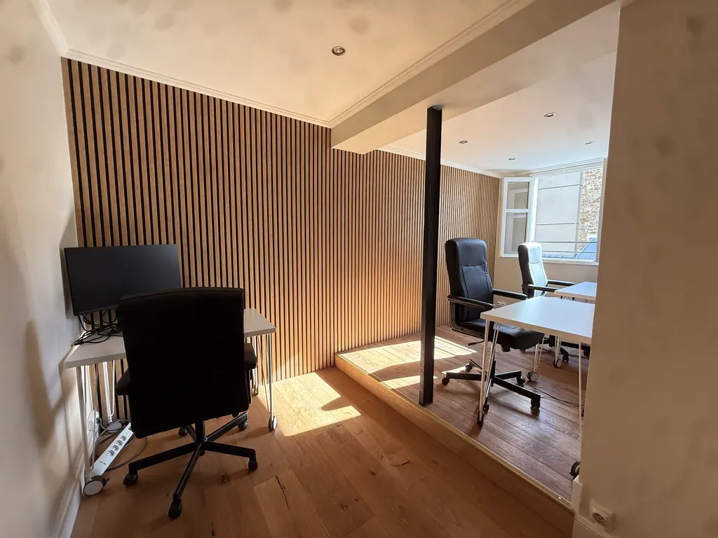 Bureau du 6e étage, parquet et tasseaux de bois