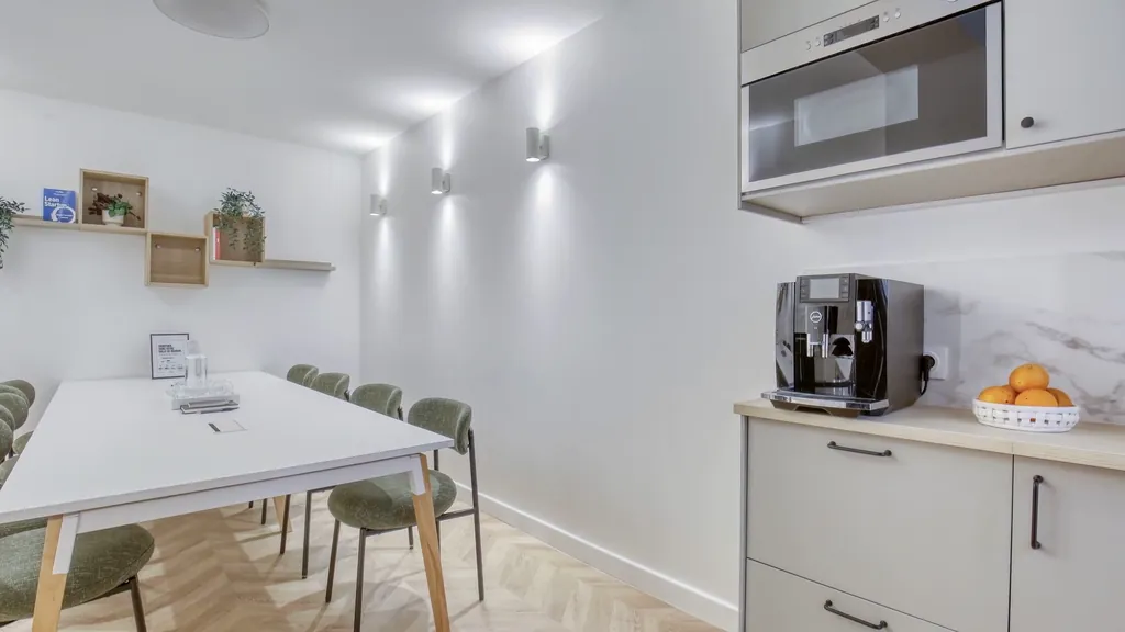 La salle vue depuis la kitchenette